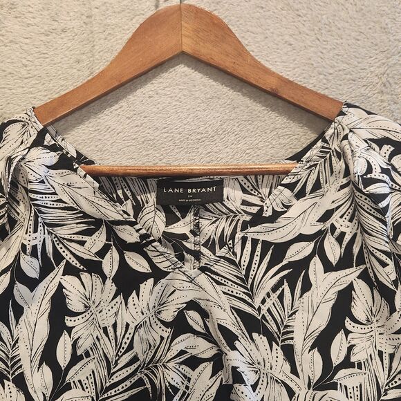 Lane Bryant Black White Floral Swing V Neck Ruffle Short Sleeve Blouse Size 24 - Picture 2 of 11